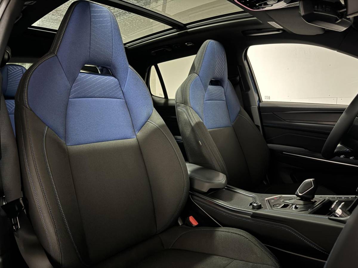 Lynk & Co 01 Lynk & Co 01 1.5 Plug-in Black Edition Pano Sfeer. CarPlay