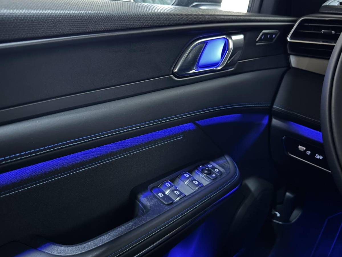 Lynk & Co 01 Lynk & Co 01 1.5 Plug-in Black Edition Pano Sfeer. CarPlay