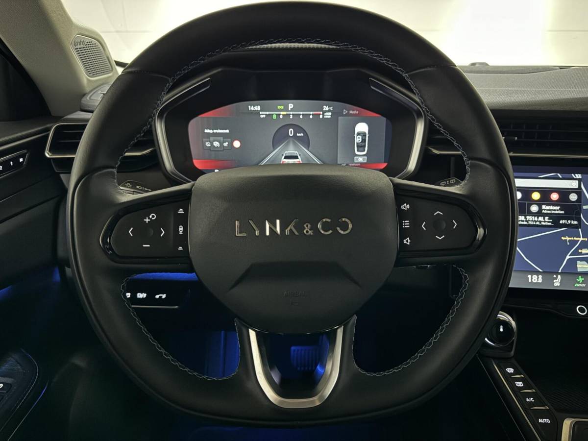 Lynk & Co 01 Lynk & Co 01 1.5 Plug-in Black Edition Pano Sfeer. CarPlay
