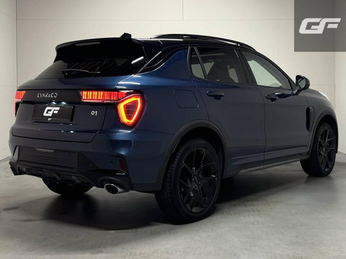 Lynk & Co 01 Lynk & Co 01 1.5 Plug-in Black Edition Pano Sfeer. CarPlay
