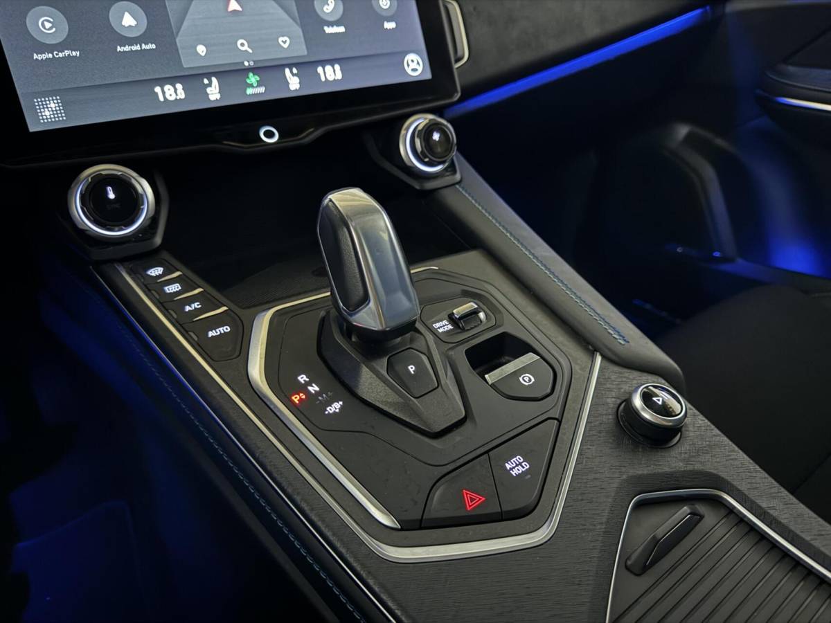 Lynk & Co 01 Lynk & Co 01 1.5 Plug-in Black Edition Pano Sfeer. CarPlay