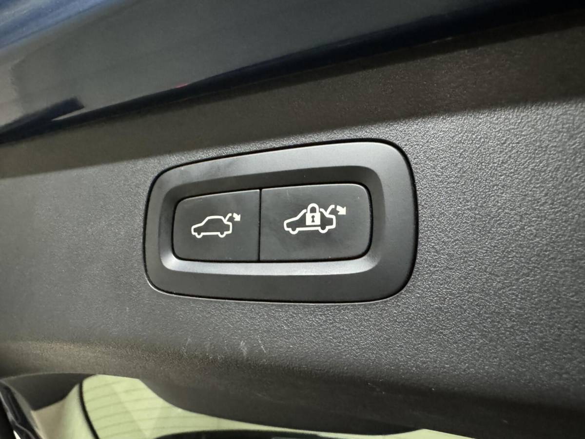 Lynk & Co 01 Lynk & Co 01 1.5 Plug-in Black Edition Pano Sfeer. CarPlay