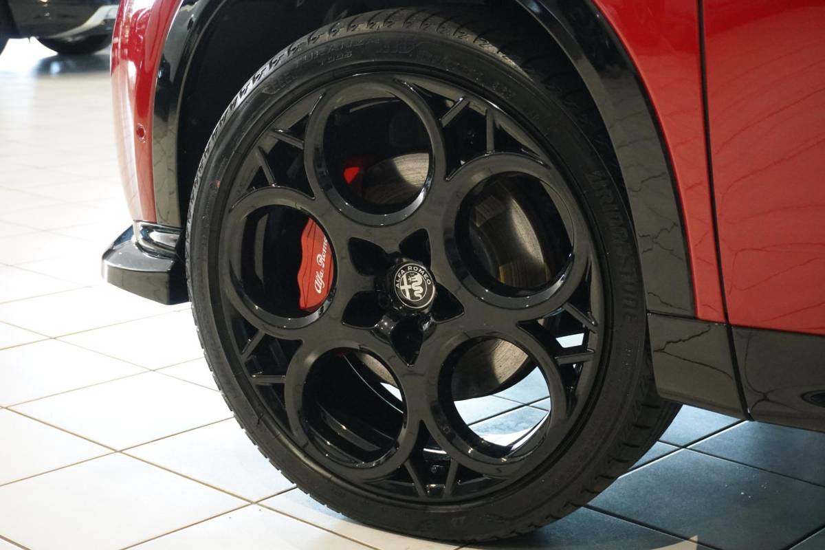 Alfa Romeo Tonale Alfa Romeo Tonale 1.3T PHEV Edizione Speciale 280PK + 360 CAMERA / STUURVERWARMING / DODEHOEK