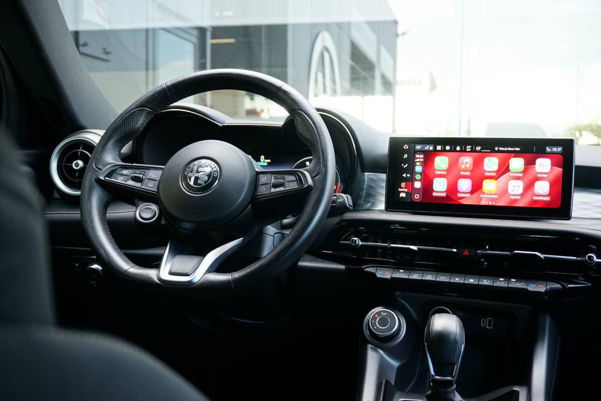 Alfa Romeo Tonale Alfa Romeo Tonale 1.3T PHEV Edizione Speciale 280PK + 360 CAMERA / STUURVERWARMING / DODEHOEK