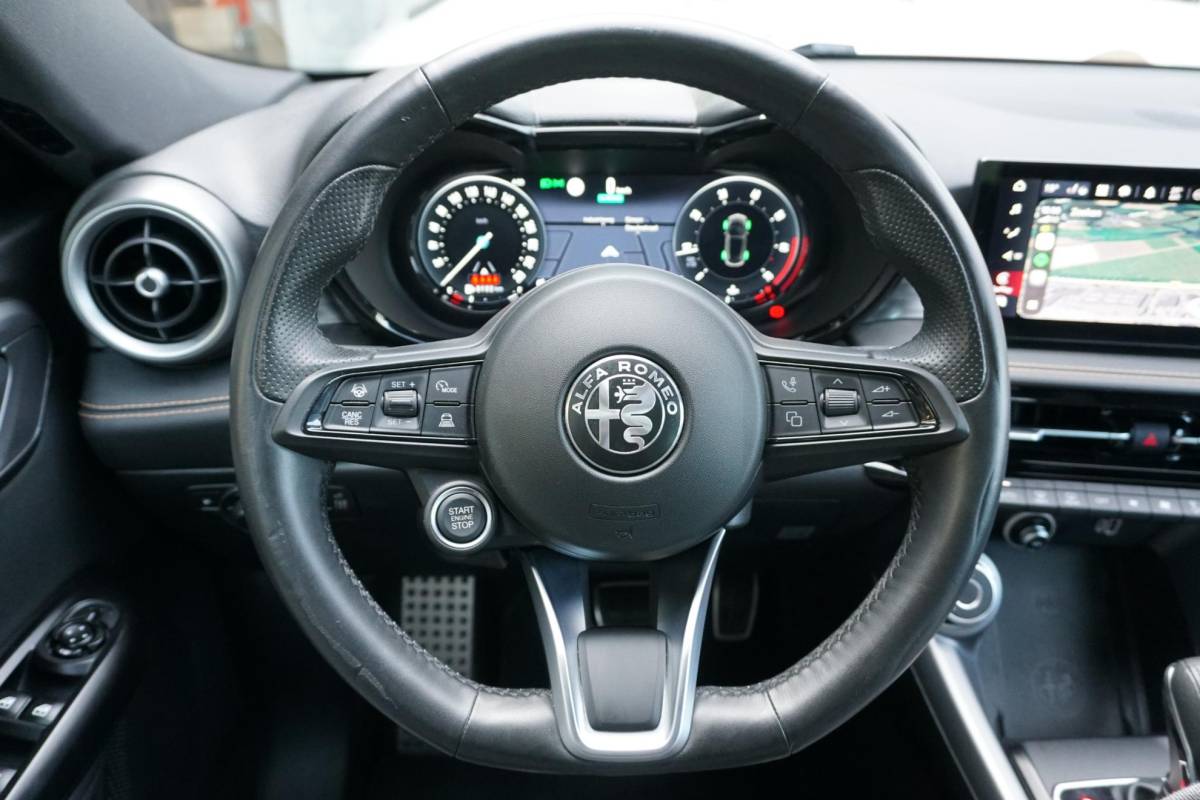 Alfa Romeo Tonale Alfa Romeo Tonale 1.3T PHEV Edizione Speciale 280PK + 360 CAMERA / STUURVERWARMING / DODEHOEK