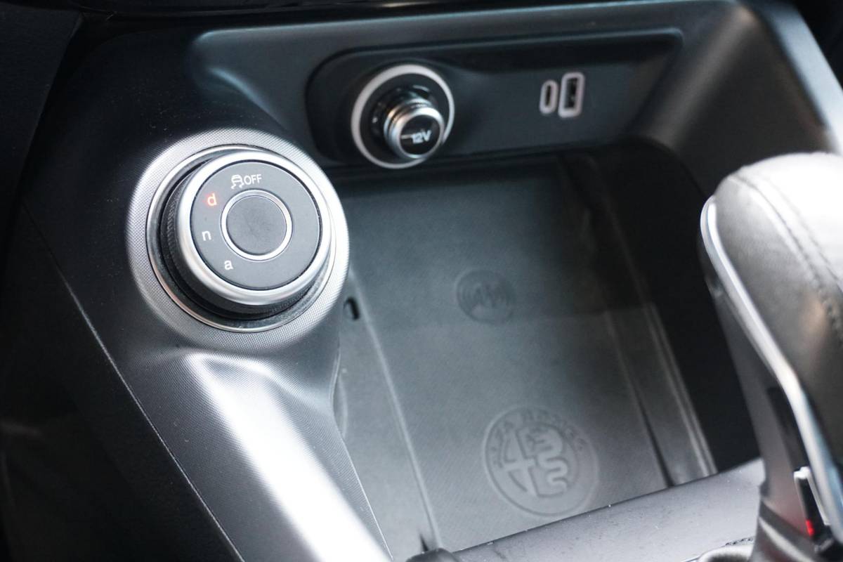 Alfa Romeo Tonale Alfa Romeo Tonale 1.3T PHEV Edizione Speciale 280PK + 360 CAMERA / STUURVERWARMING / DODEHOEK