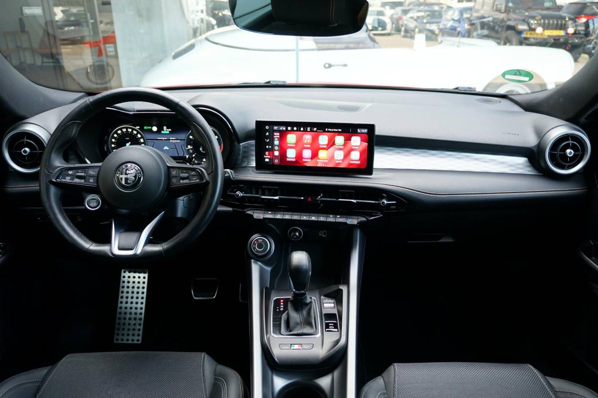 Alfa Romeo Tonale Alfa Romeo Tonale 1.3T PHEV Edizione Speciale 280PK + 360 CAMERA / STUURVERWARMING / DODEHOEK