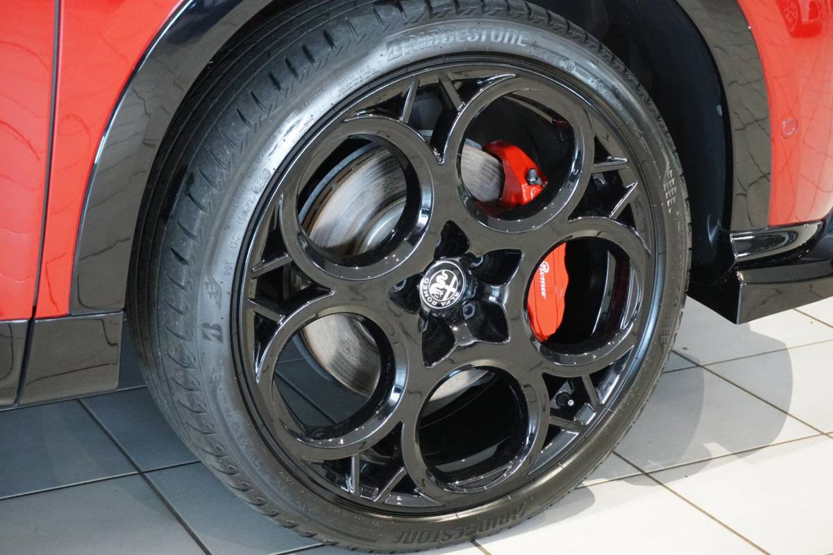 Alfa Romeo Tonale Alfa Romeo Tonale 1.3T PHEV Edizione Speciale 280PK + 360 CAMERA / STUURVERWARMING / DODEHOEK
