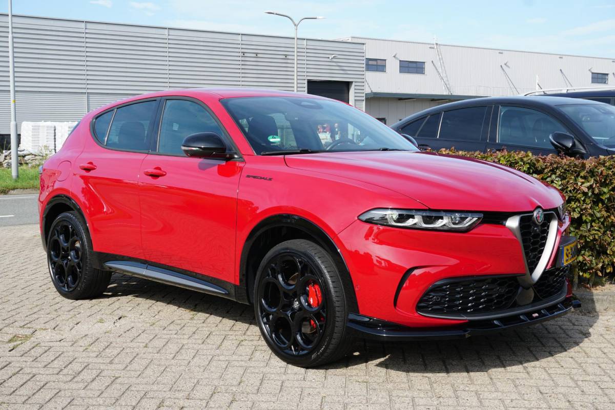 Alfa Romeo Tonale Alfa Romeo Tonale 1.3T PHEV Edizione Speciale 280PK + 360 CAMERA / STUURVERWARMING / DODEHOEK