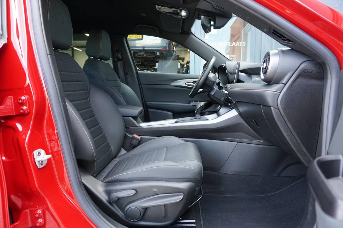 Alfa Romeo Tonale Alfa Romeo Tonale 1.3T PHEV Edizione Speciale 280PK + 360 CAMERA / STUURVERWARMING / DODEHOEK