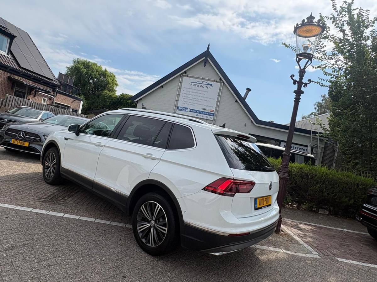 Volkswagen Tiguan Allspace Volkswagen Tiguan Allspace 1.5 TSI PANO/19INCH-R-LINE/VIRTUAL/CARPLAY/KEYLESS/LEDER