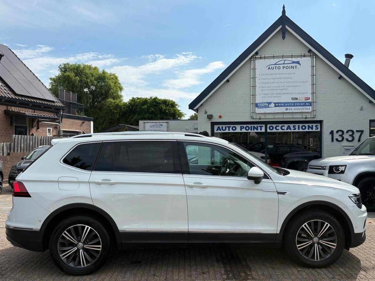 Volkswagen Tiguan Allspace Volkswagen Tiguan Allspace 1.5 TSI PANO/19INCH-R-LINE/VIRTUAL/CARPLAY/KEYLESS/LEDER
