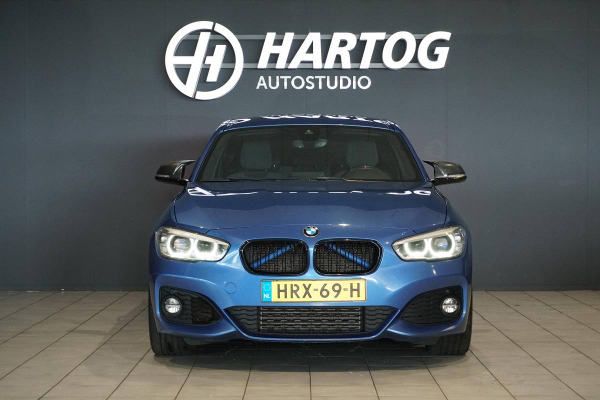 BMW 1 Serie BMW 1-serie 118i High Executive M Sport + CAMERA | HARMAN/KARDON | SPORTSTOELEN | LED