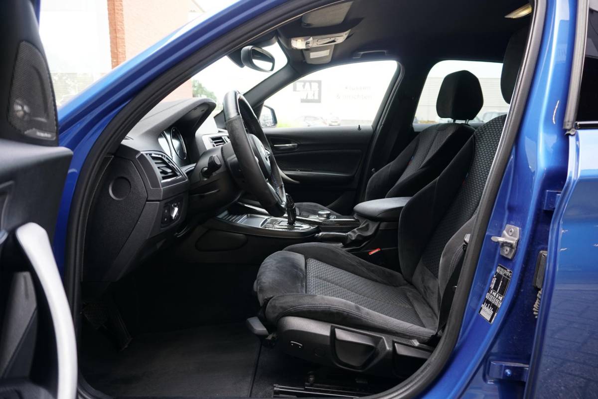 BMW 1 Serie BMW 1-serie 118i High Executive M Sport + CAMERA | HARMAN/KARDON | SPORTSTOELEN | LED