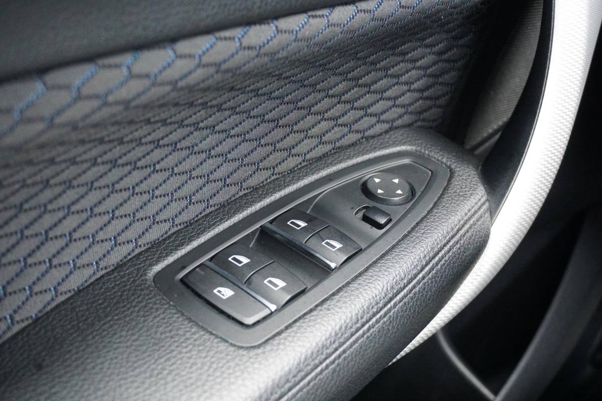 BMW 1 Serie BMW 1-serie 118i High Executive M Sport + CAMERA | HARMAN/KARDON | SPORTSTOELEN | LED