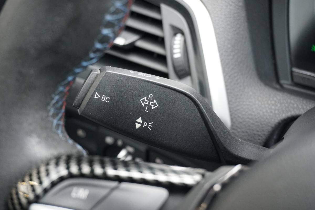 BMW 1 Serie BMW 1-serie 118i High Executive M Sport + CAMERA | HARMAN/KARDON | SPORTSTOELEN | LED