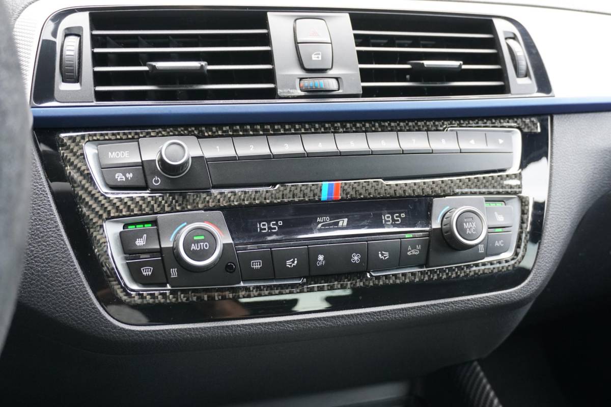 BMW 1 Serie BMW 1-serie 118i High Executive M Sport + CAMERA | HARMAN/KARDON | SPORTSTOELEN | LED