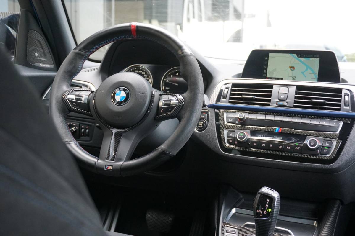 BMW 1 Serie BMW 1-serie 118i High Executive M Sport + CAMERA | HARMAN/KARDON | SPORTSTOELEN | LED