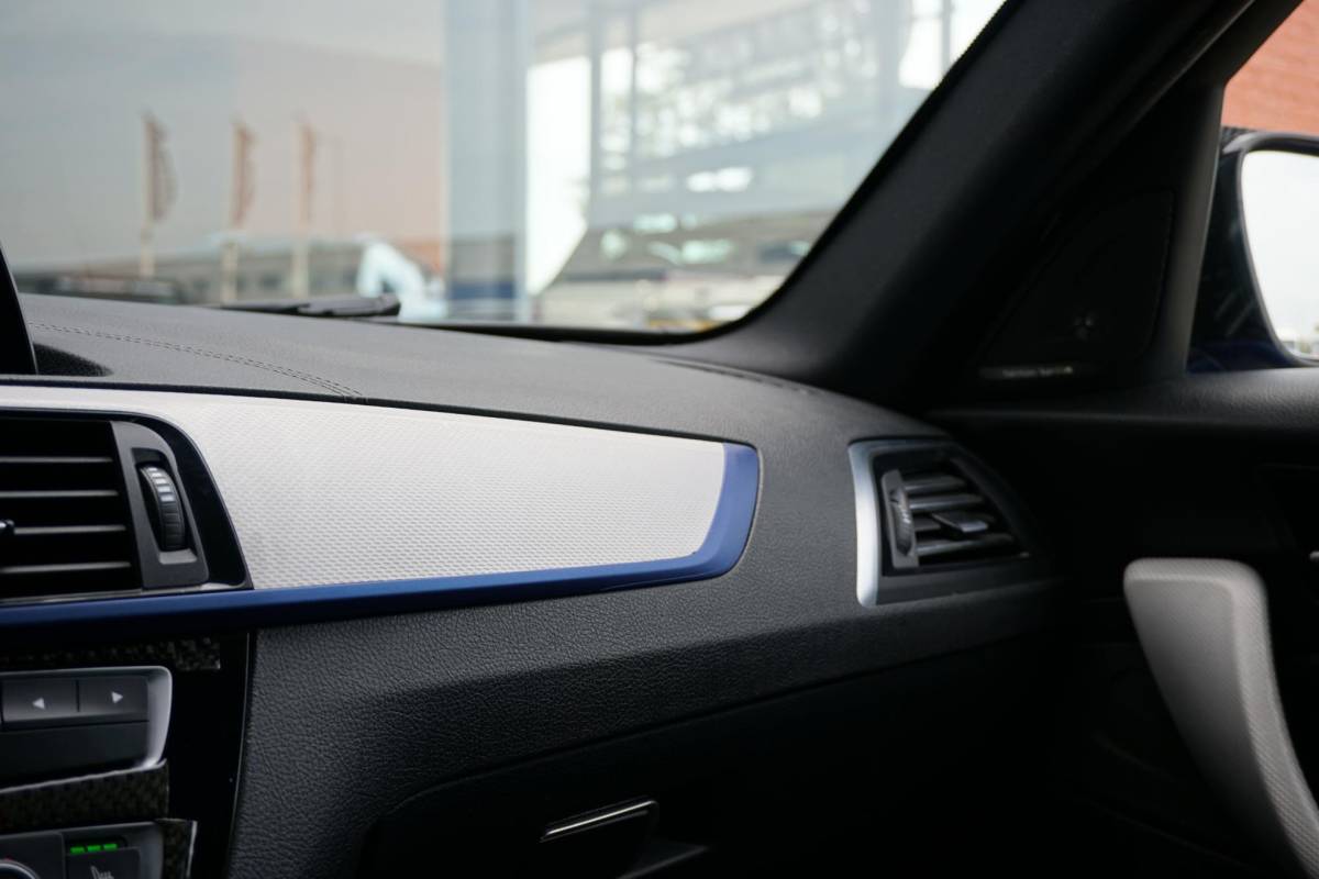 BMW 1 Serie BMW 1-serie 118i High Executive M Sport + CAMERA | HARMAN/KARDON | SPORTSTOELEN | LED