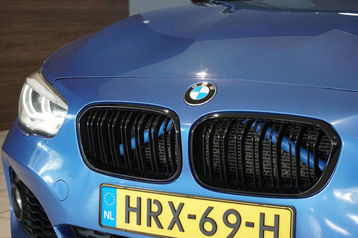 BMW 1 Serie BMW 1-serie 118i High Executive M Sport + CAMERA | HARMAN/KARDON | SPORTSTOELEN | LED
