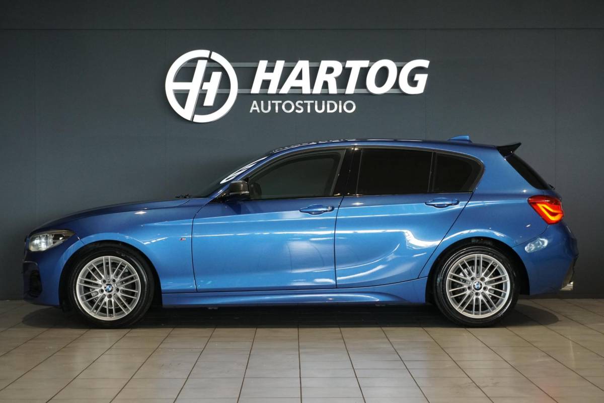 BMW 1 Serie BMW 1-serie 118i High Executive M Sport + CAMERA | HARMAN/KARDON | SPORTSTOELEN | LED