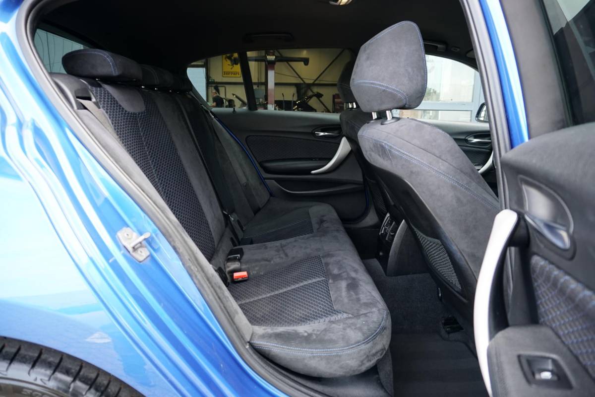 BMW 1 Serie BMW 1-serie 118i High Executive M Sport + CAMERA | HARMAN/KARDON | SPORTSTOELEN | LED