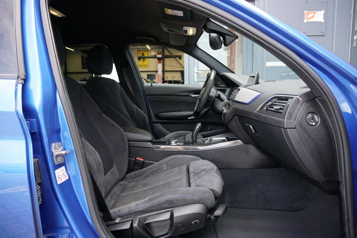 BMW 1 Serie BMW 1-serie 118i High Executive M Sport + CAMERA | HARMAN/KARDON | SPORTSTOELEN | LED