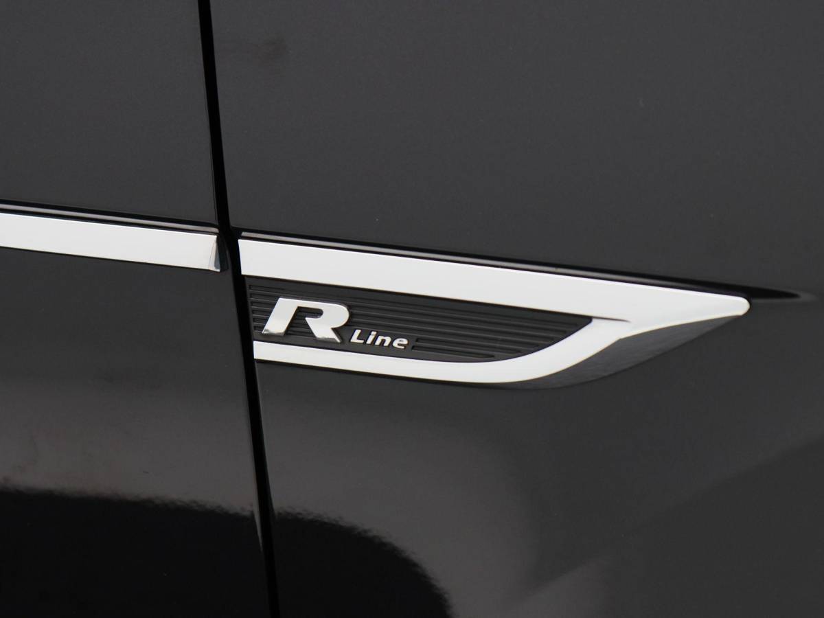 Volkswagen T-Roc Volkswagen T-Roc 1.5 TSi 150 Pk Automaat Sport Business R-Line | Full LED | Adaptive Cruise | Carplay | Stoelverwarming | LED | Camera | Airco | 19 Inch