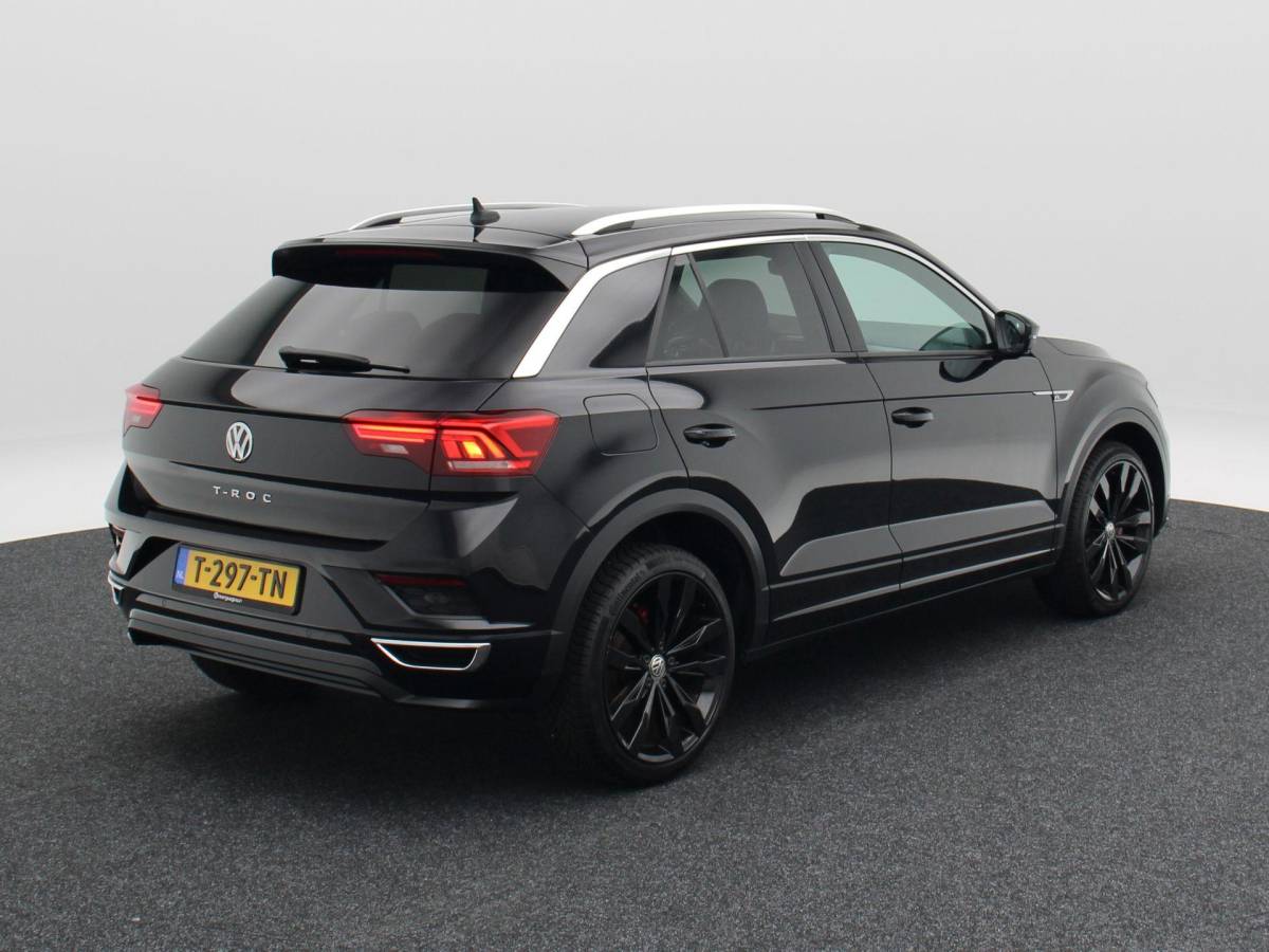 Volkswagen T-Roc Volkswagen T-Roc 1.5 TSi 150 Pk Automaat Sport Business R-Line | Full LED | Adaptive Cruise | Carplay | Stoelverwarming | LED | Camera | Airco | 19 Inch