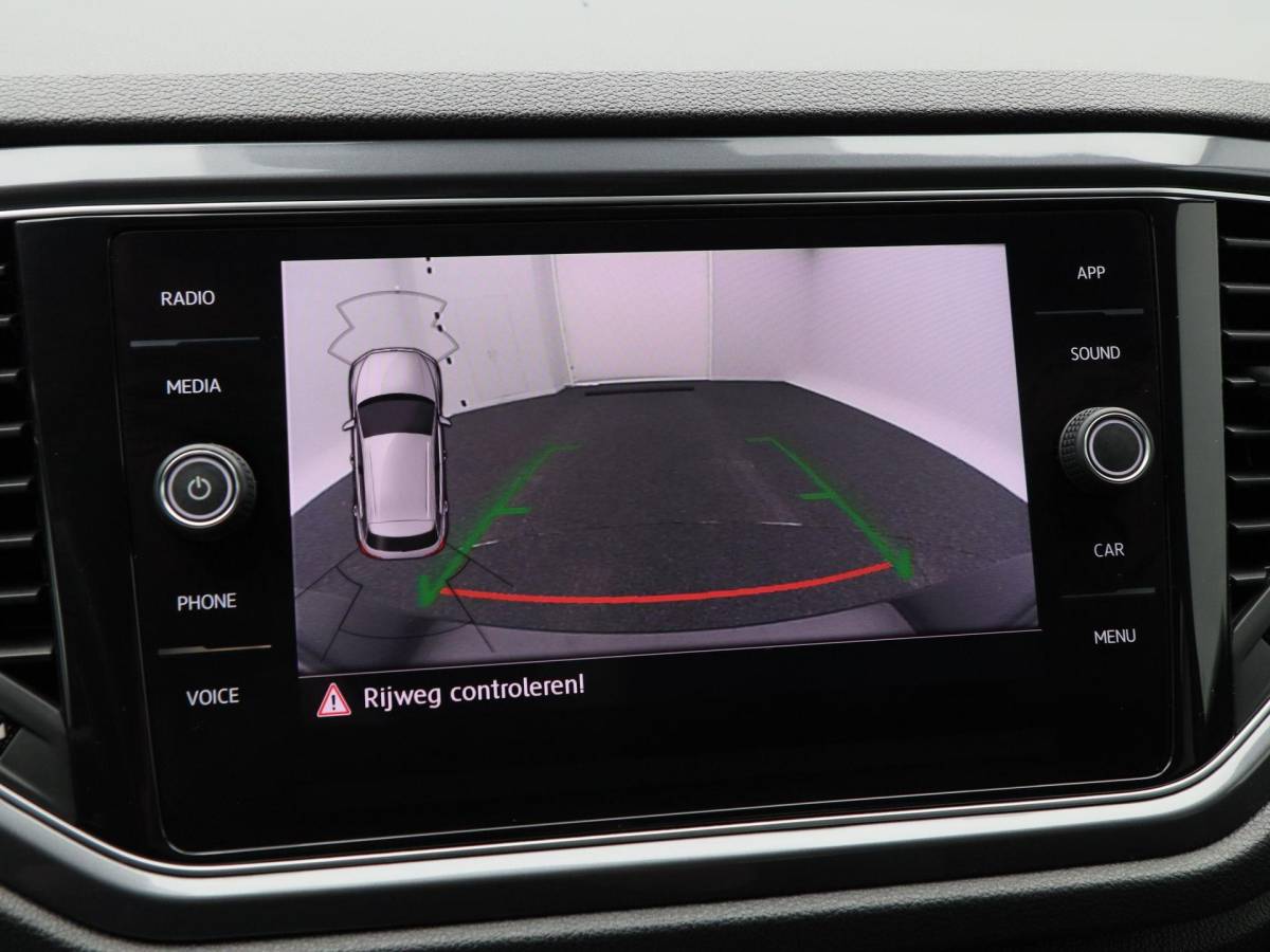 Volkswagen T-Roc Volkswagen T-Roc 1.5 TSi 150 Pk Automaat Sport Business R-Line | Full LED | Adaptive Cruise | Carplay | Stoelverwarming | LED | Camera | Airco | 19 Inch