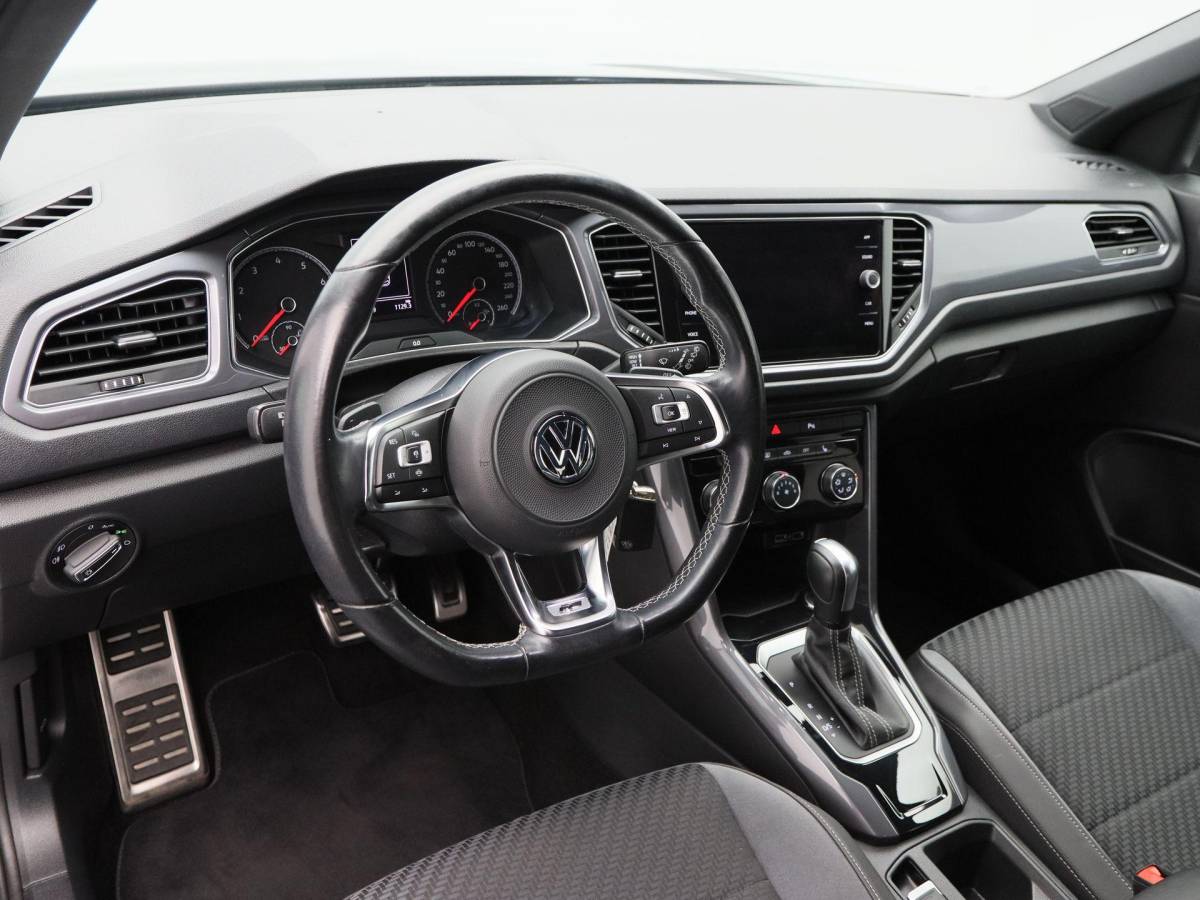 Volkswagen T-Roc Volkswagen T-Roc 1.5 TSi 150 Pk Automaat Sport Business R-Line | Full LED | Adaptive Cruise | Carplay | Stoelverwarming | LED | Camera | Airco | 19 Inch