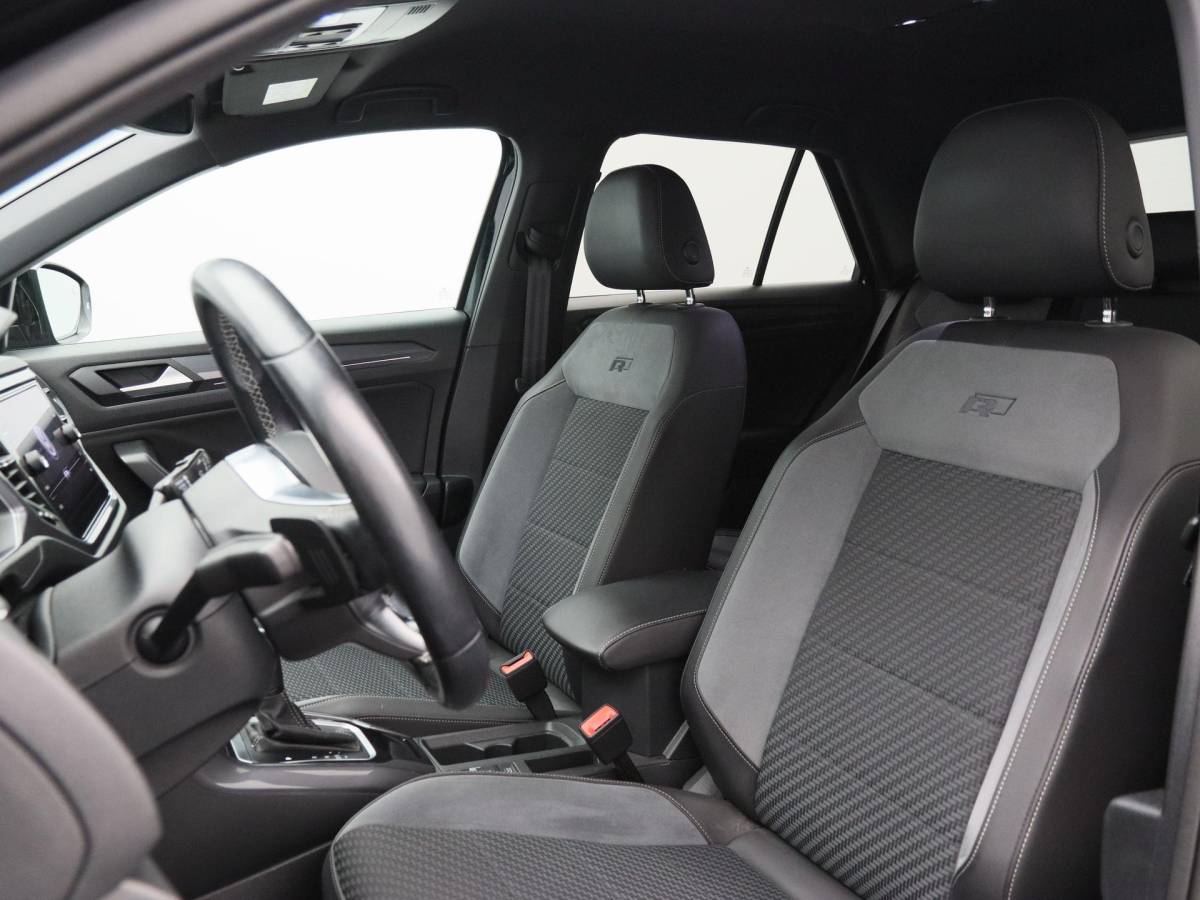 Volkswagen T-Roc Volkswagen T-Roc 1.5 TSi 150 Pk Automaat Sport Business R-Line | Full LED | Adaptive Cruise | Carplay | Stoelverwarming | LED | Camera | Airco | 19 Inch