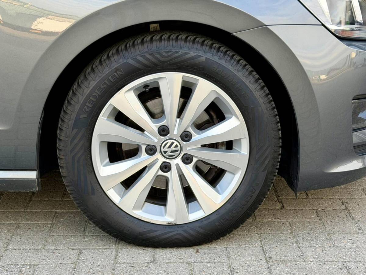 Volkswagen Golf Sportsvan Volkswagen Golf Sportsvan 1.0 TSI 116pk Comfortline | AUTOMAAT | Trekhaak | PDC | Cruise | Hoge Zit |