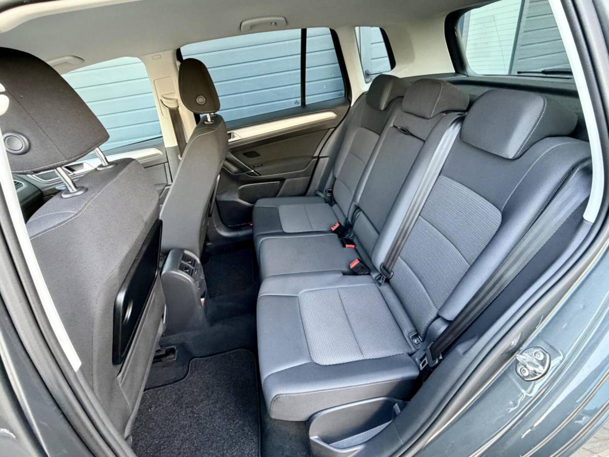 Volkswagen Golf Sportsvan Volkswagen Golf Sportsvan 1.0 TSI 116pk Comfortline | AUTOMAAT | Trekhaak | PDC | Cruise | Hoge Zit |