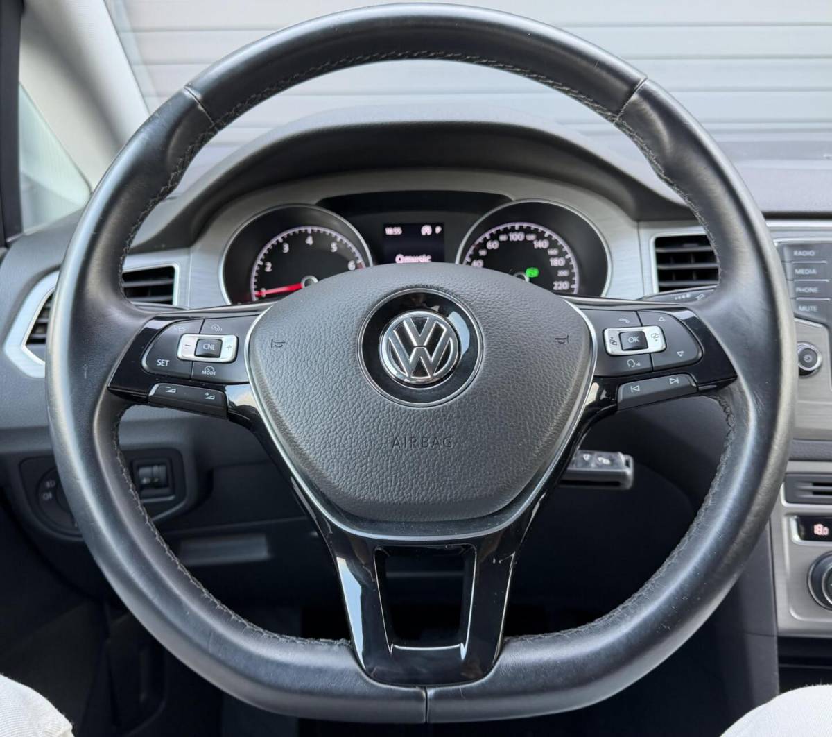 Volkswagen Golf Sportsvan Volkswagen Golf Sportsvan 1.0 TSI 116pk Comfortline | AUTOMAAT | Trekhaak | PDC | Cruise | Hoge Zit |