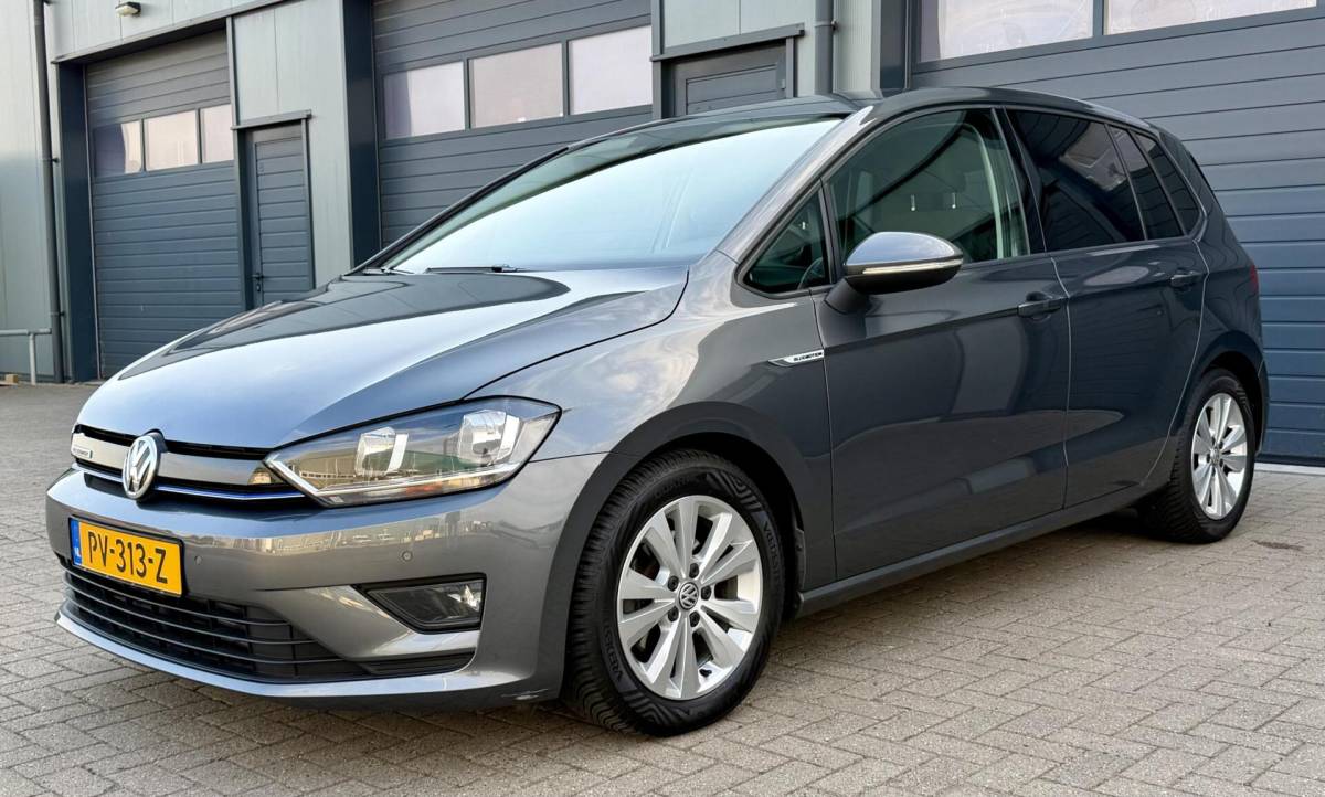Volkswagen Golf Sportsvan Volkswagen Golf Sportsvan 1.0 TSI 116pk Comfortline | AUTOMAAT | Trekhaak | PDC | Cruise | Hoge Zit |