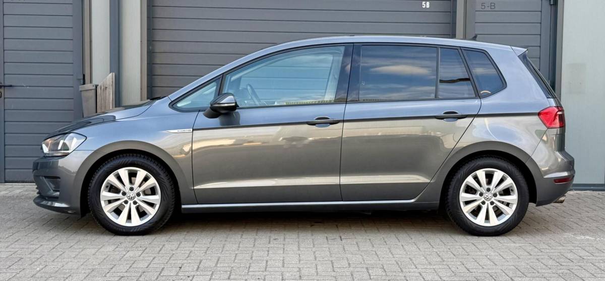 Volkswagen Golf Sportsvan Volkswagen Golf Sportsvan 1.0 TSI 116pk Comfortline | AUTOMAAT | Trekhaak | PDC | Cruise | Hoge Zit |