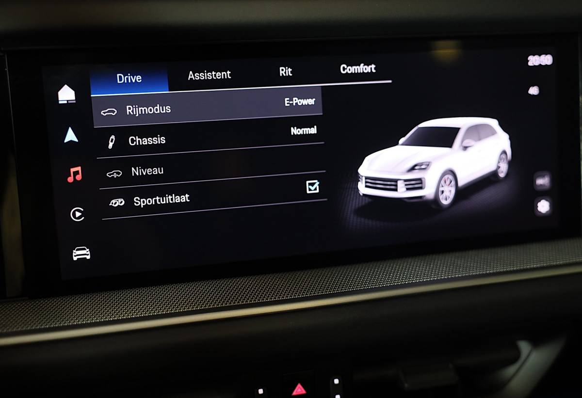 Porsche Cayenne Porsche Cayenne 3.0 S E-Hybrid / 520 Pk / Head Up / 4W Sturing / Acc / Sport Design / Luchtvering / Sport Chrono / Open Pano / 22