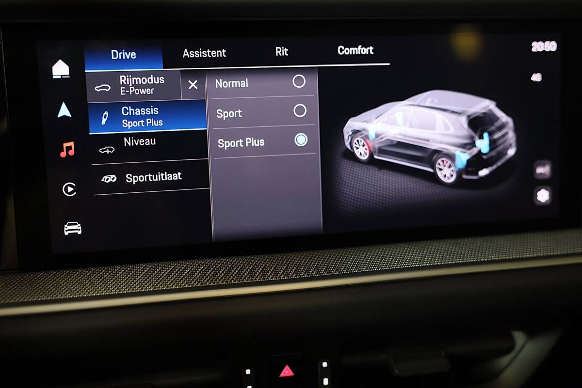 Porsche Cayenne Porsche Cayenne 3.0 S E-Hybrid / 520 Pk / Head Up / 4W Sturing / Acc / Sport Design / Luchtvering / Sport Chrono / Open Pano / 22