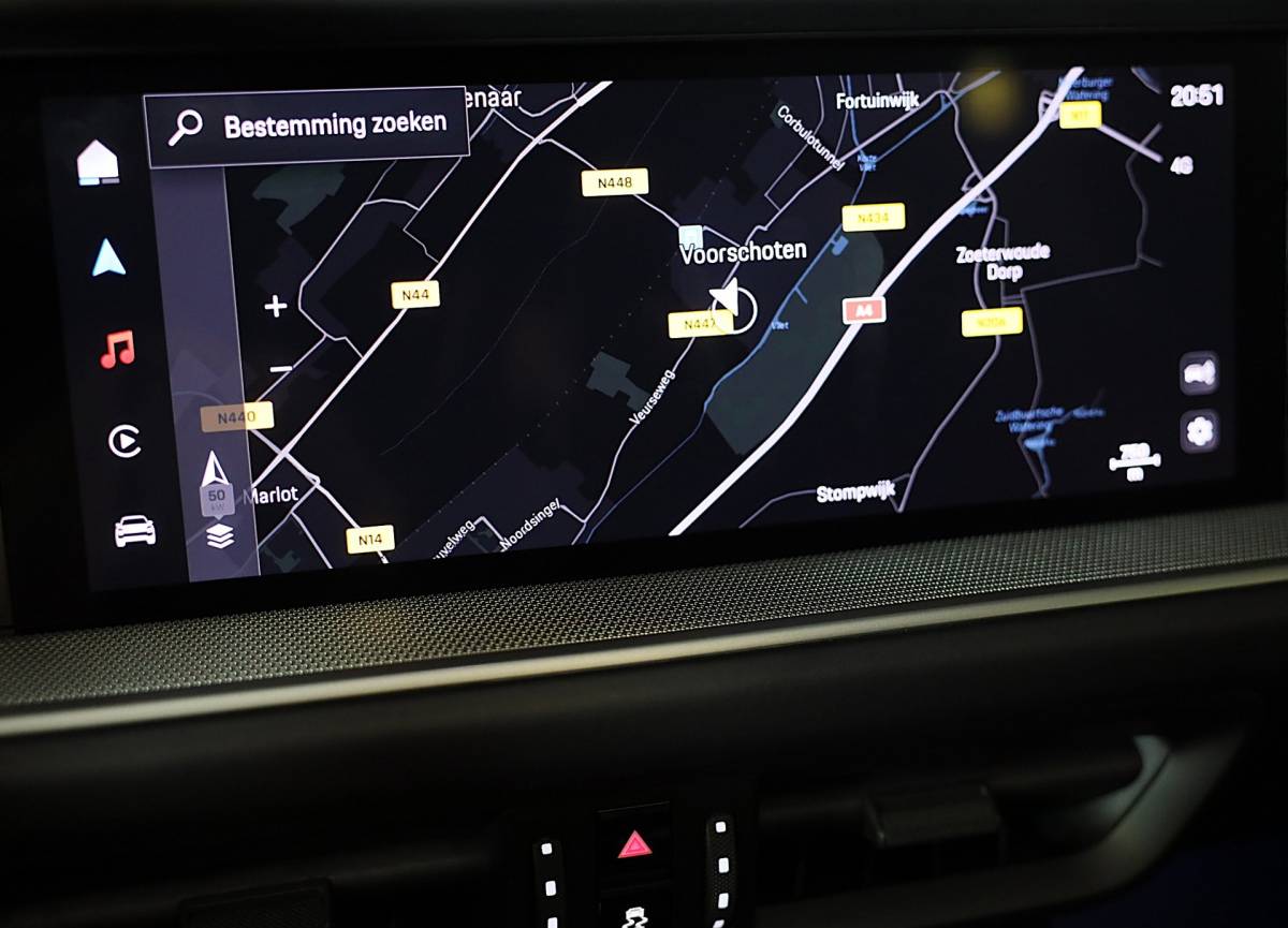 Porsche Cayenne Porsche Cayenne 3.0 S E-Hybrid / 520 Pk / Head Up / 4W Sturing / Acc / Sport Design / Luchtvering / Sport Chrono / Open Pano / 22