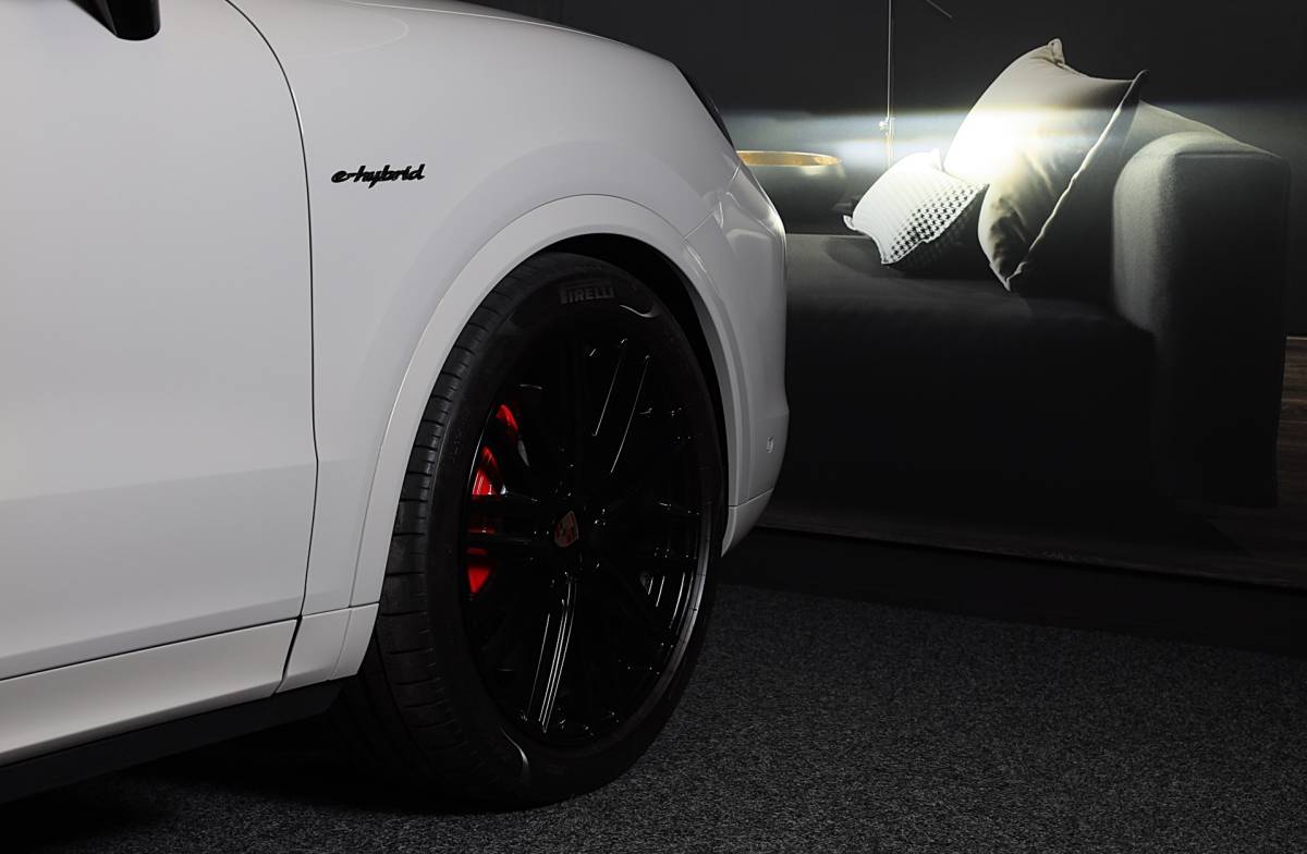 Porsche Cayenne Porsche Cayenne 3.0 S E-Hybrid / 520 Pk / Head Up / 4W Sturing / Acc / Sport Design / Luchtvering / Sport Chrono / Open Pano / 22