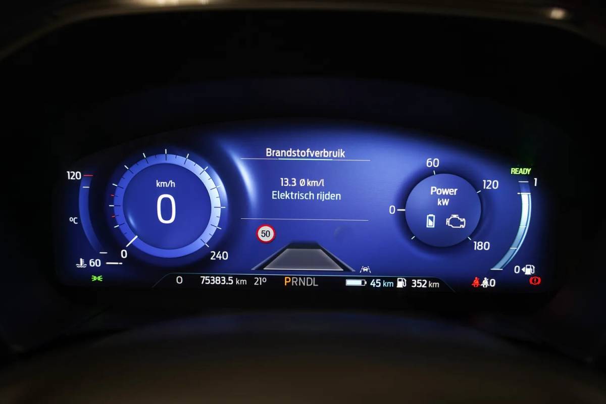 Ford Kuga Ford Kuga 2.5 PHEV ST-Line Aut. [ Head-up Camera Winterpakket ]
