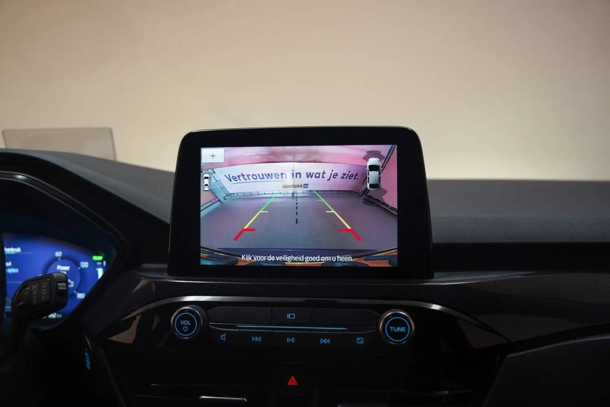 Ford Kuga Ford Kuga 2.5 PHEV ST-Line Aut. [ Head-up Camera Winterpakket ]