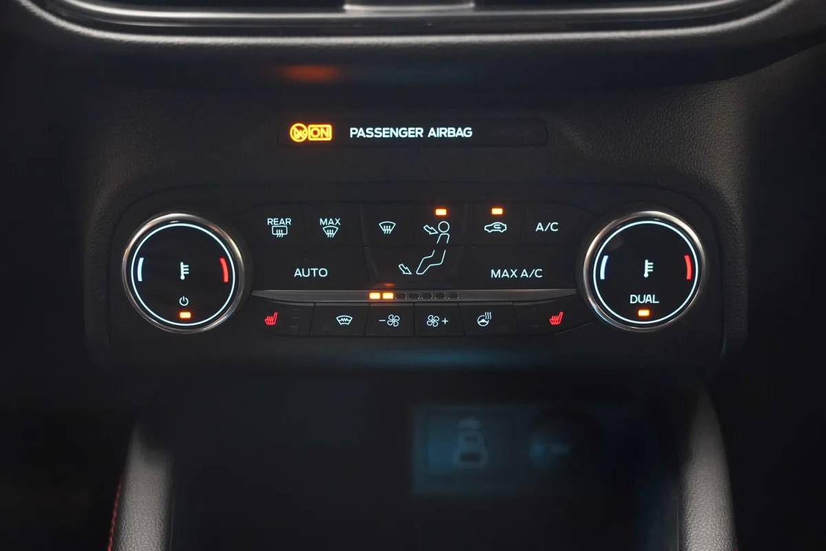 Ford Kuga Ford Kuga 2.5 PHEV ST-Line Aut. [ Head-up Camera Winterpakket ]