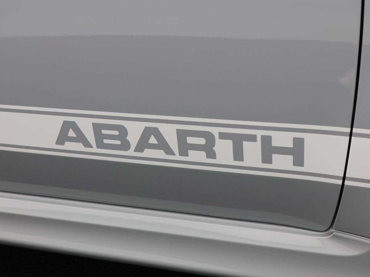 Fiat 500 Fiat 500 1.4 T-Jet Abarth 180 Pk Esseesse 70th Anniversary | Kuipstoelen Carbon | Akrapovic | Beats Audio | Bluetooth | Navigatie | Climate Control | 17 Inch | 24.334 Km!!