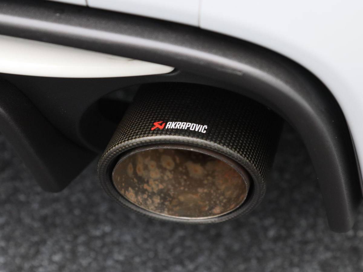 Fiat 500 Fiat 500 1.4 T-Jet Abarth 180 Pk Esseesse 70th Anniversary | Kuipstoelen Carbon | Akrapovic | Beats Audio | Bluetooth | Navigatie | Climate Control | 17 Inch | 24.334 Km!!