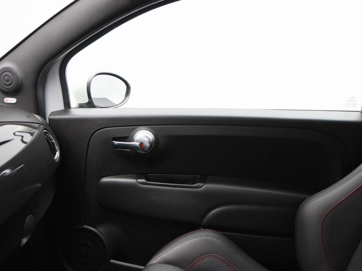 Fiat 500 Fiat 500 1.4 T-Jet Abarth 180 Pk Esseesse 70th Anniversary | Kuipstoelen Carbon | Akrapovic | Beats Audio | Bluetooth | Navigatie | Climate Control | 17 Inch | 24.334 Km!!