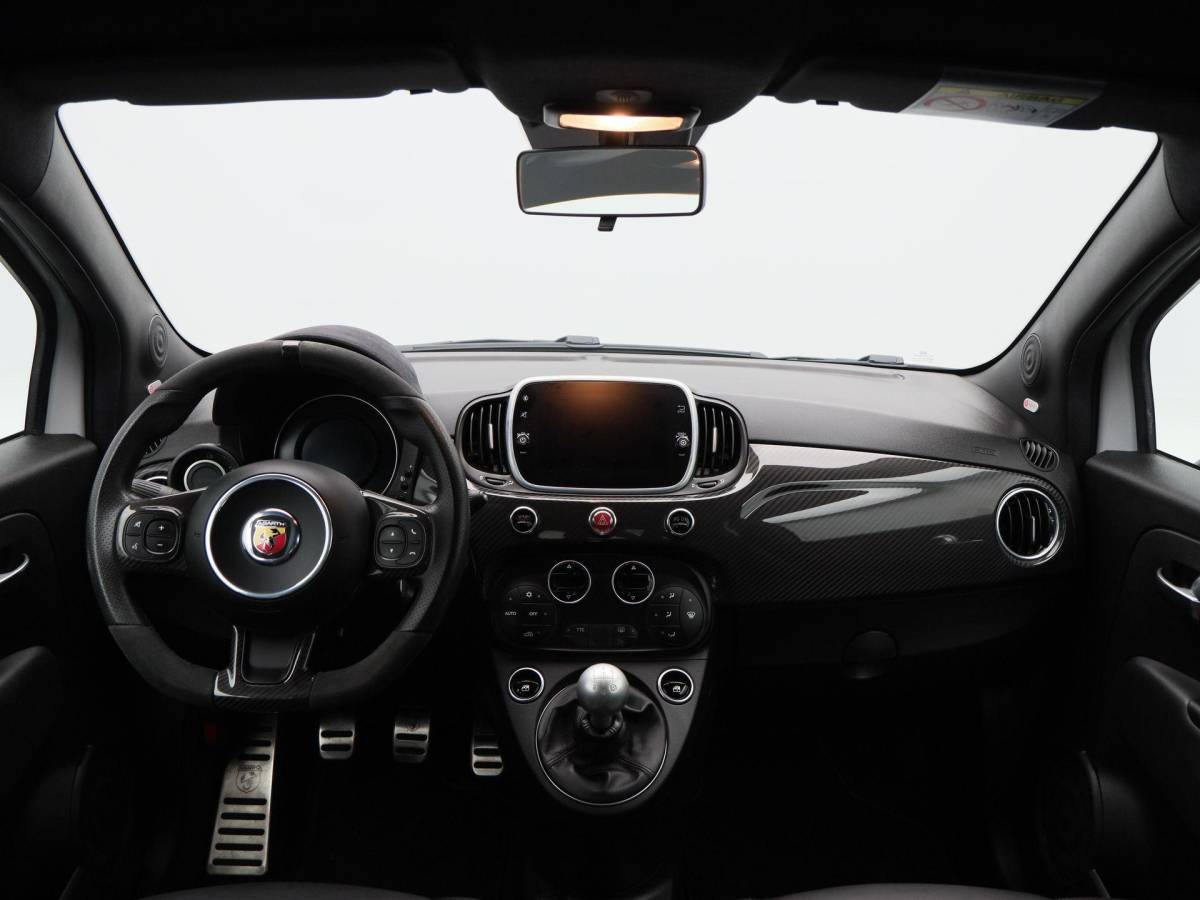 Fiat 500 Fiat 500 1.4 T-Jet Abarth 180 Pk Esseesse 70th Anniversary | Kuipstoelen Carbon | Akrapovic | Beats Audio | Bluetooth | Navigatie | Climate Control | 17 Inch | 24.334 Km!!