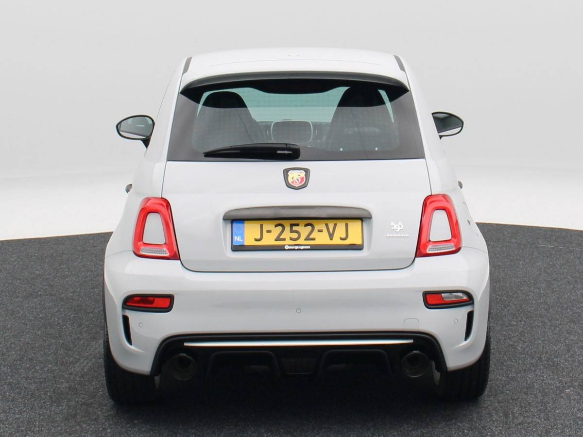 Fiat 500 Fiat 500 1.4 T-Jet Abarth 180 Pk Esseesse 70th Anniversary | Kuipstoelen Carbon | Akrapovic | Beats Audio | Bluetooth | Navigatie | Climate Control | 17 Inch | 24.334 Km!!