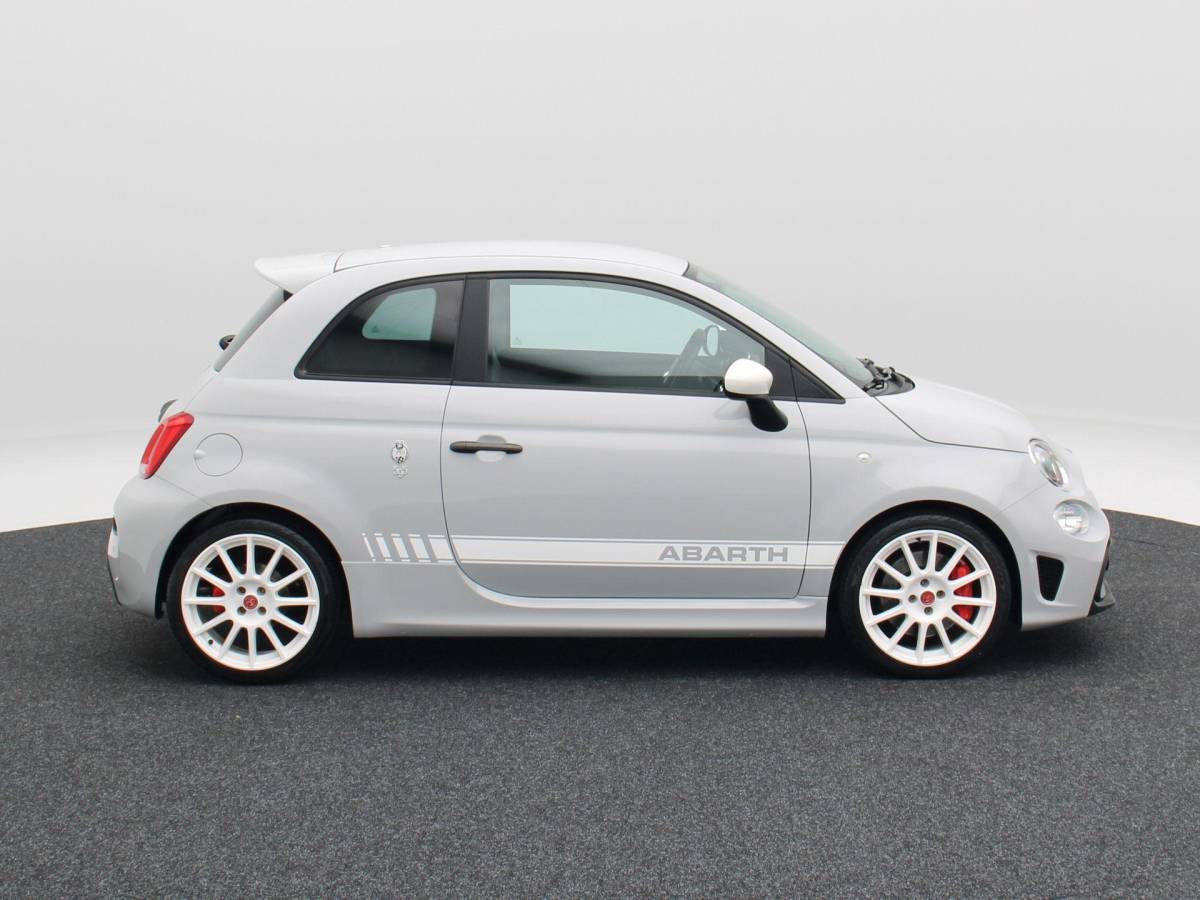 Fiat 500 Fiat 500 1.4 T-Jet Abarth 180 Pk Esseesse 70th Anniversary | Kuipstoelen Carbon | Akrapovic | Beats Audio | Bluetooth | Navigatie | Climate Control | 17 Inch | 24.334 Km!!